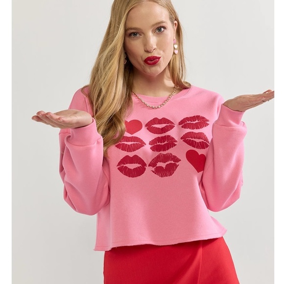 Francesca's Collections Pink Crew Neck Sweater with Red Lip Design - Picture 1 of 6